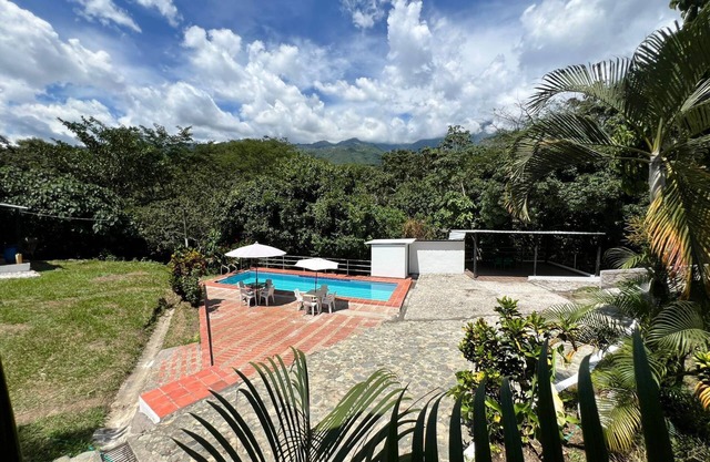 Top Location Finca in San Jerónimo: Pvt Pool, Starlink, Quebrada, Nr Tamarindos