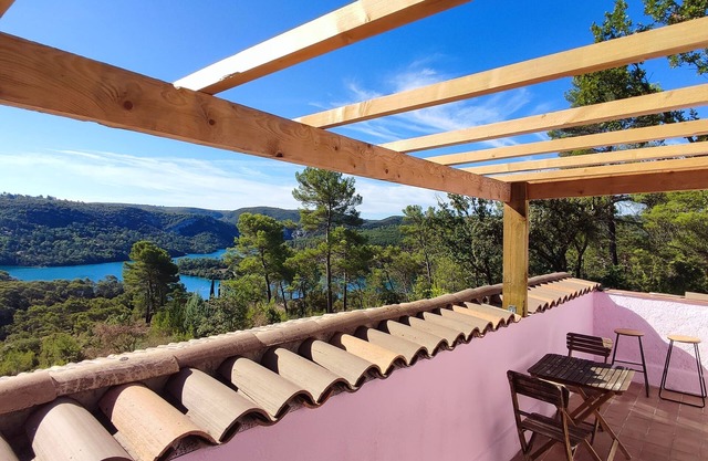 Top of the range villa with magnificent lake view