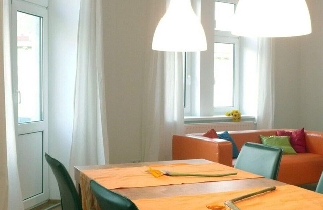 Top-redecorated apartment with charme of a typical wienna oldbuilding flat