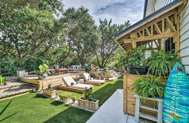 Topsail Beach Villa: Outdoor Oasis w/Hot Tub