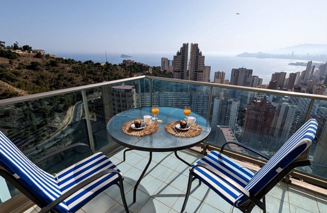 TORRE LUGANO sea view apartment