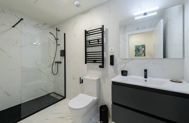 TORREJÓN SUITES APARTMENT. Low 7