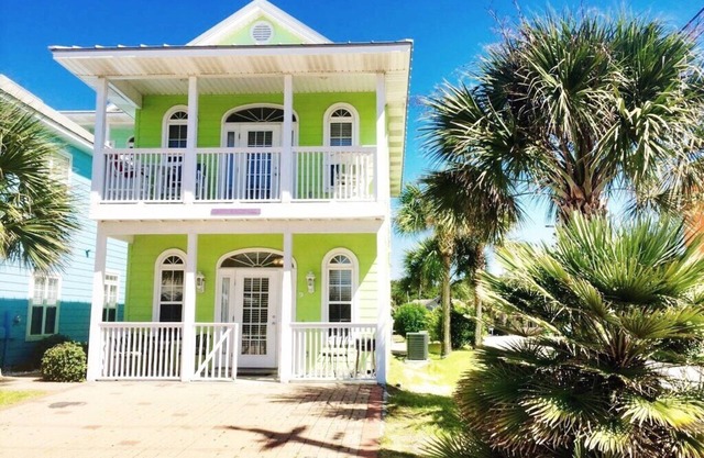 TOTALLY BEACHIN' - BEACHES OPEN! BOOK NOW! STEPS TO SHOPS, BEACH, POOL!