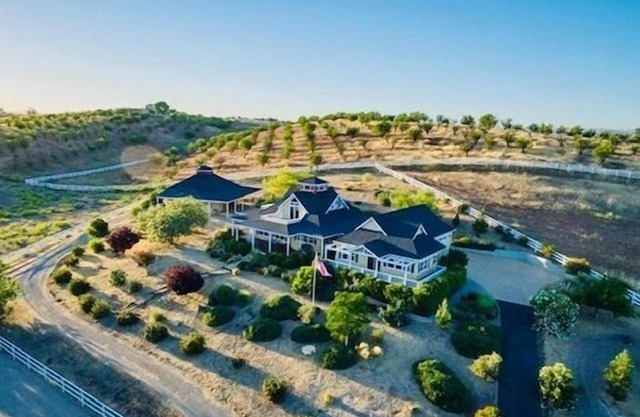 Tour de Rouge-A French Inspired Modern Farmhouse! Brand New Pool/Spa!