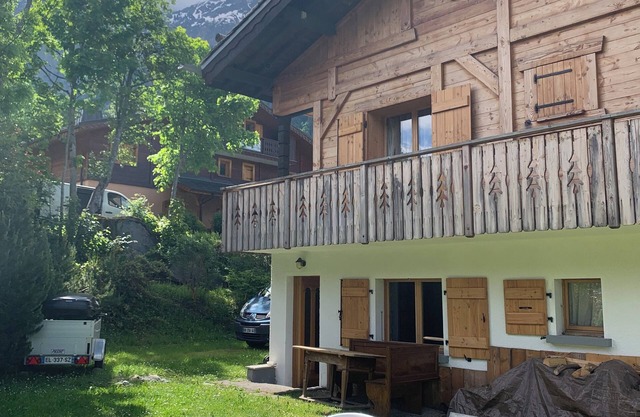 Tour du Mont Blanc Appt - Les Houches Town Center - Sleeps 4