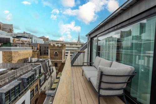 Tower of London I Your Apartment