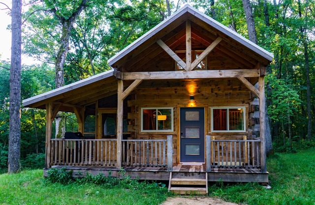 Towhee cabin at Driftless Creek
