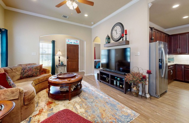 Townhome - 2Bd/2Ba - Community Pool