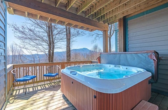 Townhome R21A- Mountain Home, Mountain View, Private Hot Tub, Gated Resort, Indoor/Outdoor Pools .