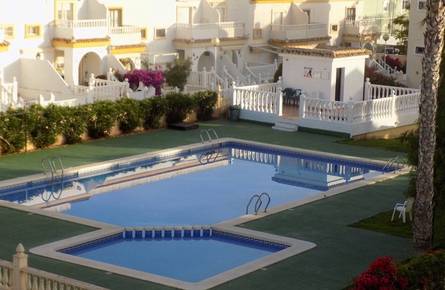 Townhouse, 2 Bed, 2 Bath, Air Con, Wifi, Communial Pool