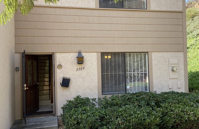 Townhouse 3BR for 6, Pool, SPA, Tenis Walk to Plaza Bonita Mall 15Min Downtown