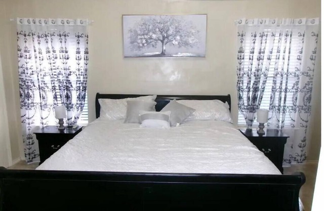 Townhouse near bush airport