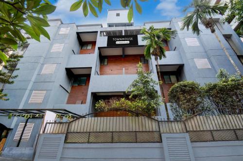 Townhouse Viman Nagar Business Stay Formerly Silver Crest