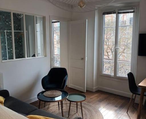 Très Parisien et ensoleillé