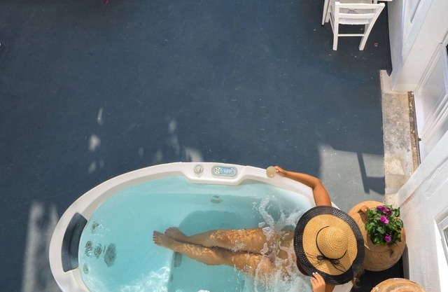 TRADITIONAL CAVE in the heart of old OIA