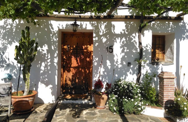 Traditional house for an authentic relaxing rural experience in real Spain