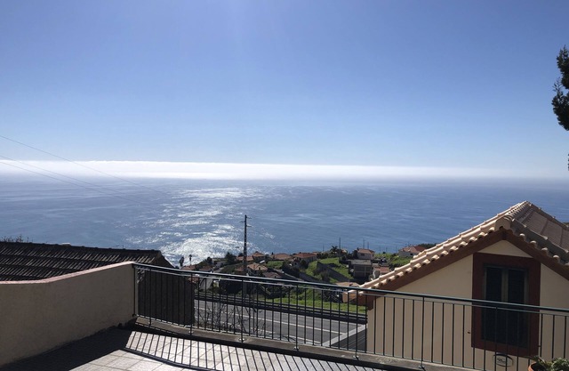 Traditional house. Fantastic sea view. Large outdoor spaces with barbecue.