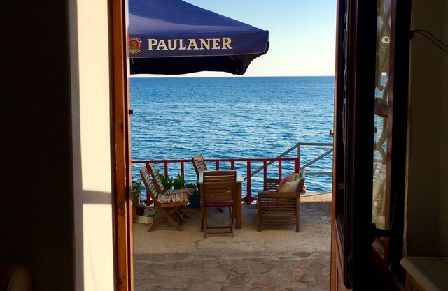 Traditional house-direct access to the sea&garden