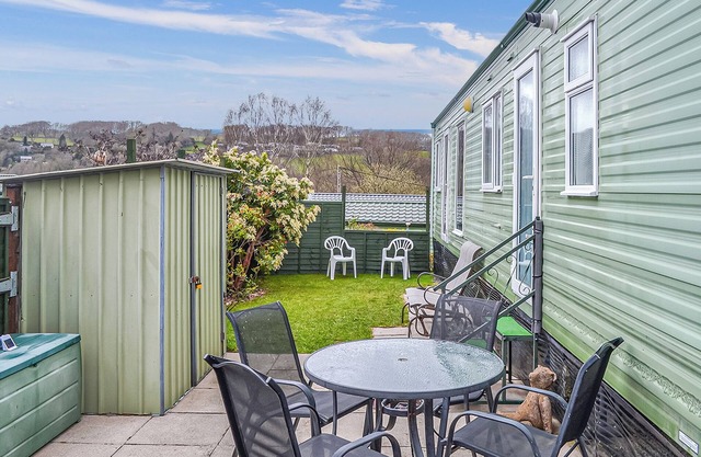 Traditional yet comfortable caravan with one double and one twin.