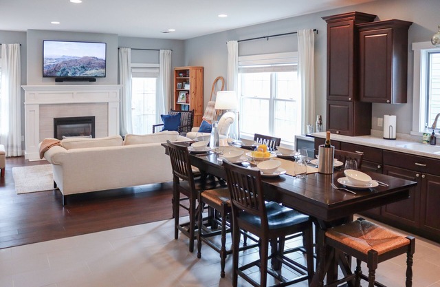 Trail’s End: Large, modern, 10min walk to town, ultra-fast Wi-Fi, heated floors!