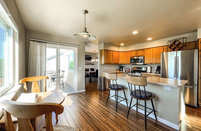 Trailside Getaway Minutes to Ft. Carson/Airportn