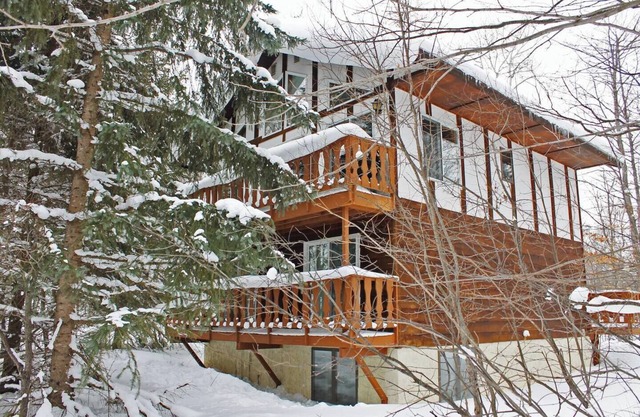 Trailside Home on Powderhorn Mountain with A Sauna