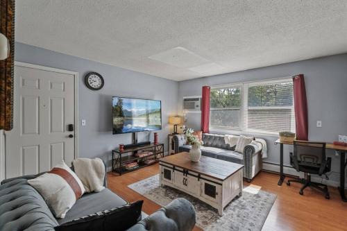 Tranquil 2BR Apt Mpls - 8075 Apt 4