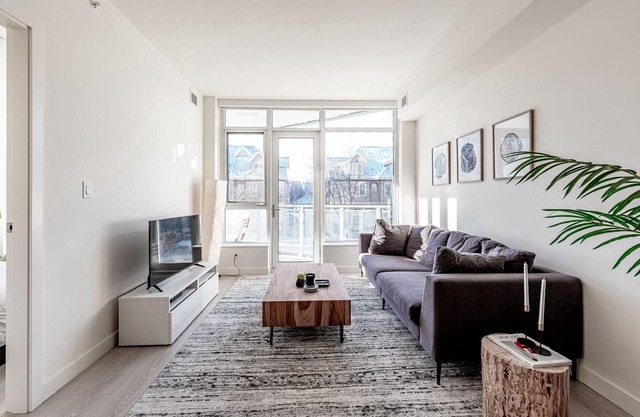 Tranquil & Central 1 BR Riverside Oasis