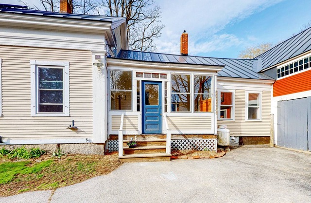 Tranquil nature escape with lush yard, sauna, ideal location, fast WiFi & more