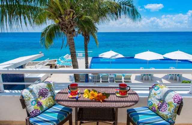 Tranquil Oceanfront 1BR Condo, Northshore, Cozy place on the Caribbean.