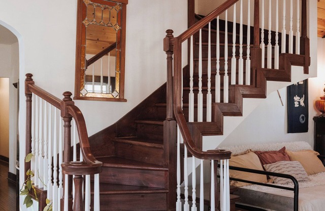 Tranquil Pet-Friendly Bungalow in Midtown Springfield with High-Speed Wi-Fi