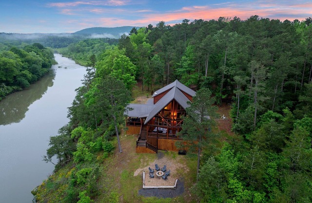 Tranquil Ridge - Luxury River Front Cabin w-exquisite views -Kayak🛶Fish🎣Relax