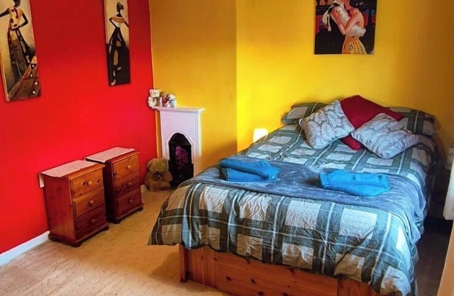 Tranquil Three-Bedroom House-large garden-wifi