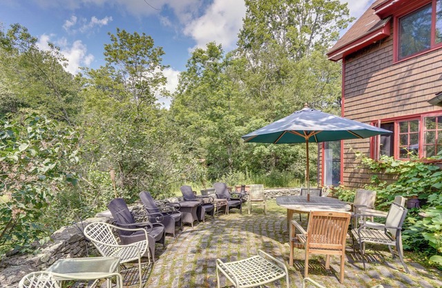 Tranquil Washington Home w/ Sauna, on 70 Acres