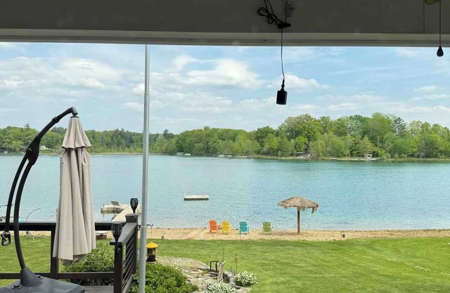 Tranquil Waters: Sauna, Hot Tub, Chefs Kitchen