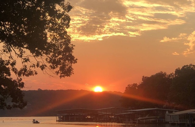 Tranquility Cove, 2 Private Cottages, Boat Rentals available on site, 600 ft shoreline, boat dock, nice no wake cove.