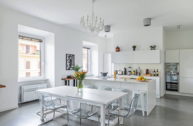 Trastevere Brand New - Modern 4BR 4baths, custom kitchen, living room. AC - WIFI