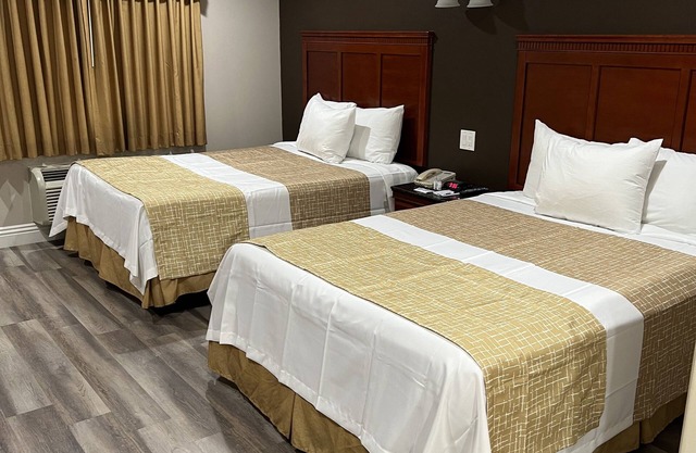 Travelodge by Wyndham Brea