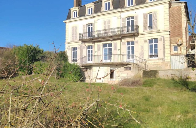 Treat yourself to a timeless moment of heritage, art and gentle living!