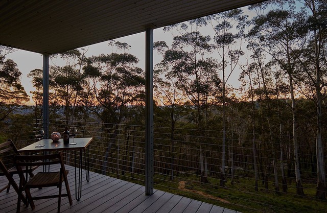TREE TOPS - stunning sunsets, serene location. SPECIALS ON NOW !