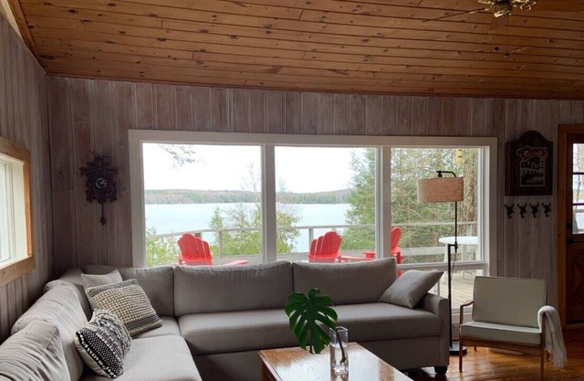 Treetop Retreat - Chandos Lake - Beautiful Kawarthas