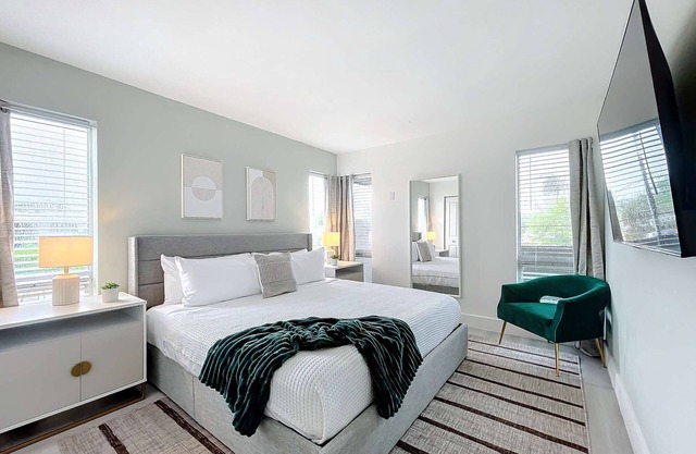 Trendy 1BR with Pool & Modern Amenities