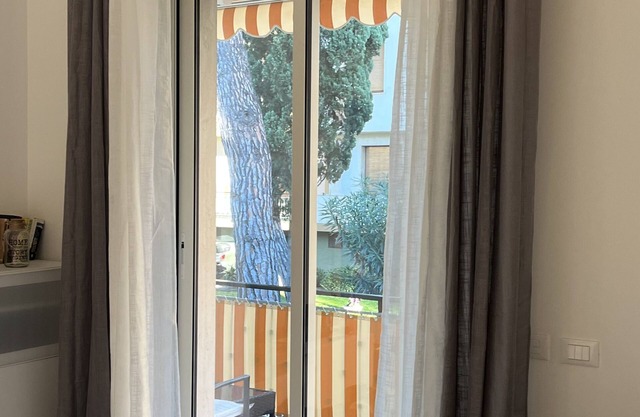 Trendy 2 bed apartment 45 mins from Monaco