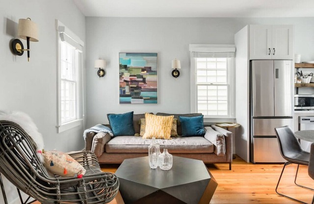 Trendy Downtown Home With Backyard Oasis Great for Groups