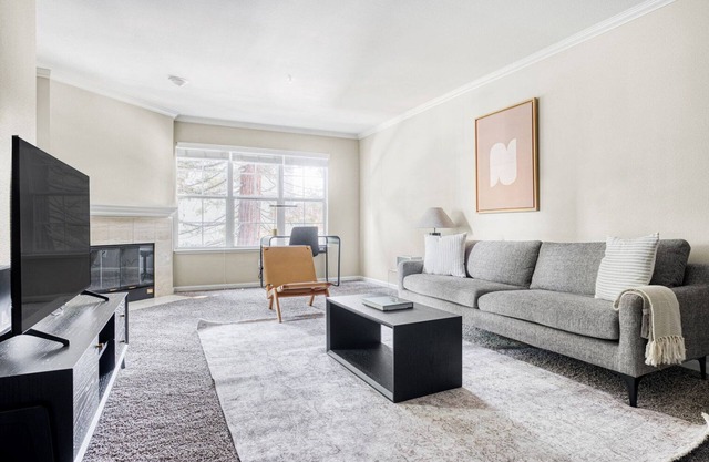 Trendy Santa Clara 1BR w/Gym, Pool & W/D, walk to Safeway, by Blueground