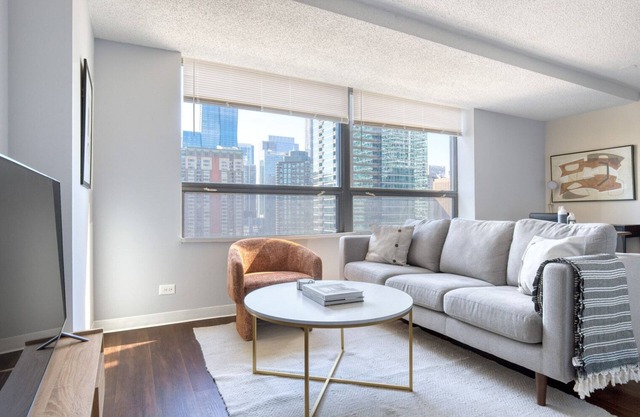 Trendy Streeterville Studio w/Pool & Gym, nr Navy Pier, by Blueground