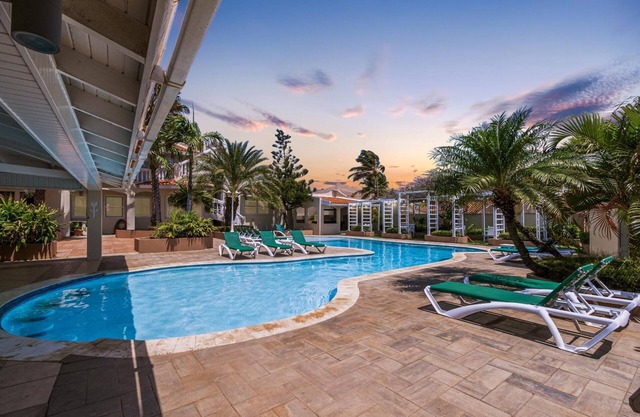 Tres Trapi Suite @ Arashi Beach w/Pool & Deck