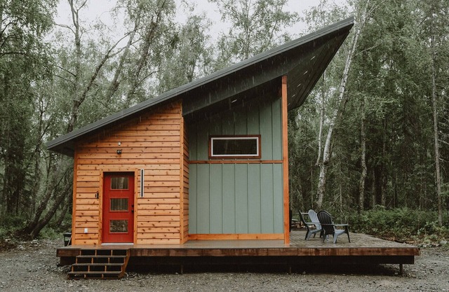 Tri-River Retreat + Bunkhouse, only 5 min from downtown Talkeetna!