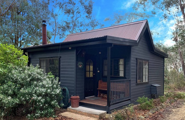 Tricklebeck Spa Cottage: Romantic wood cabin in peaceful location