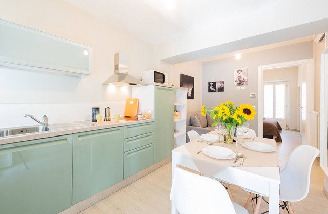 Trifulhouse holiday apartments: THE ENTIRE PALACE! max occupancy 16 guests